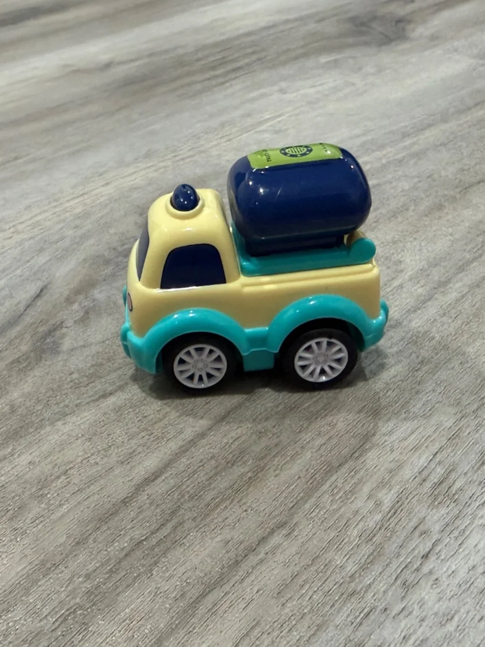 Forty4 Pull Back Toy Cars Trucks Bus Mixer Semi Lot of 4